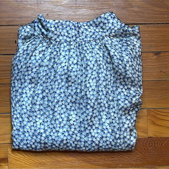 H&M Blue and White Floral Feminine Long Sleeve Blouse Size M - Picture 8 of 12